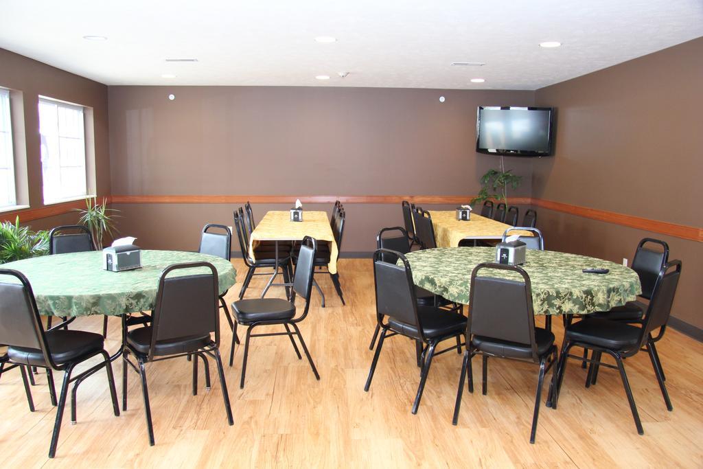 Green Acres Hotel Pittsfield Экстерьер фото