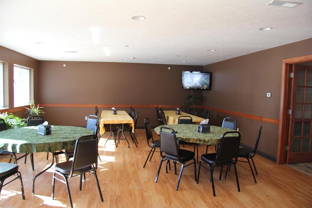 Green Acres Hotel Pittsfield Экстерьер фото