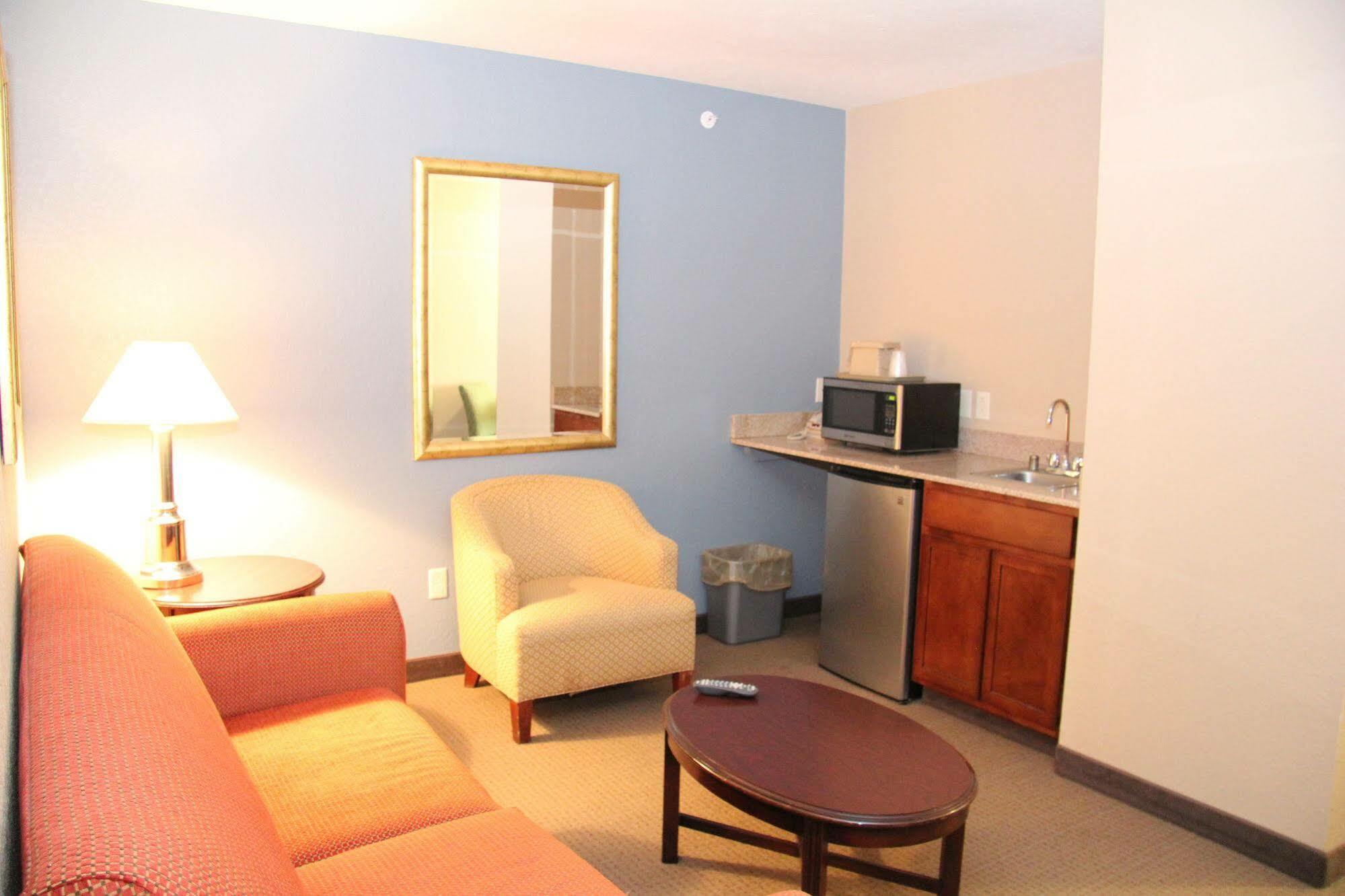 Green Acres Hotel Pittsfield Экстерьер фото